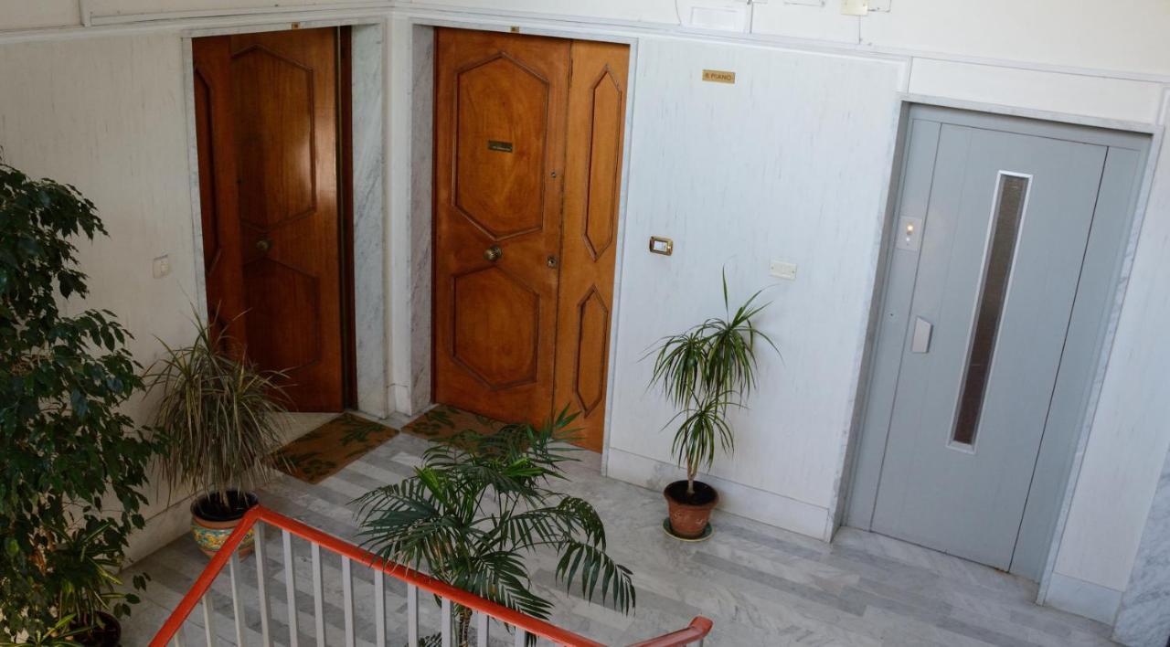 Residenza Margherita - Centralissima Salerno Exteriör bild